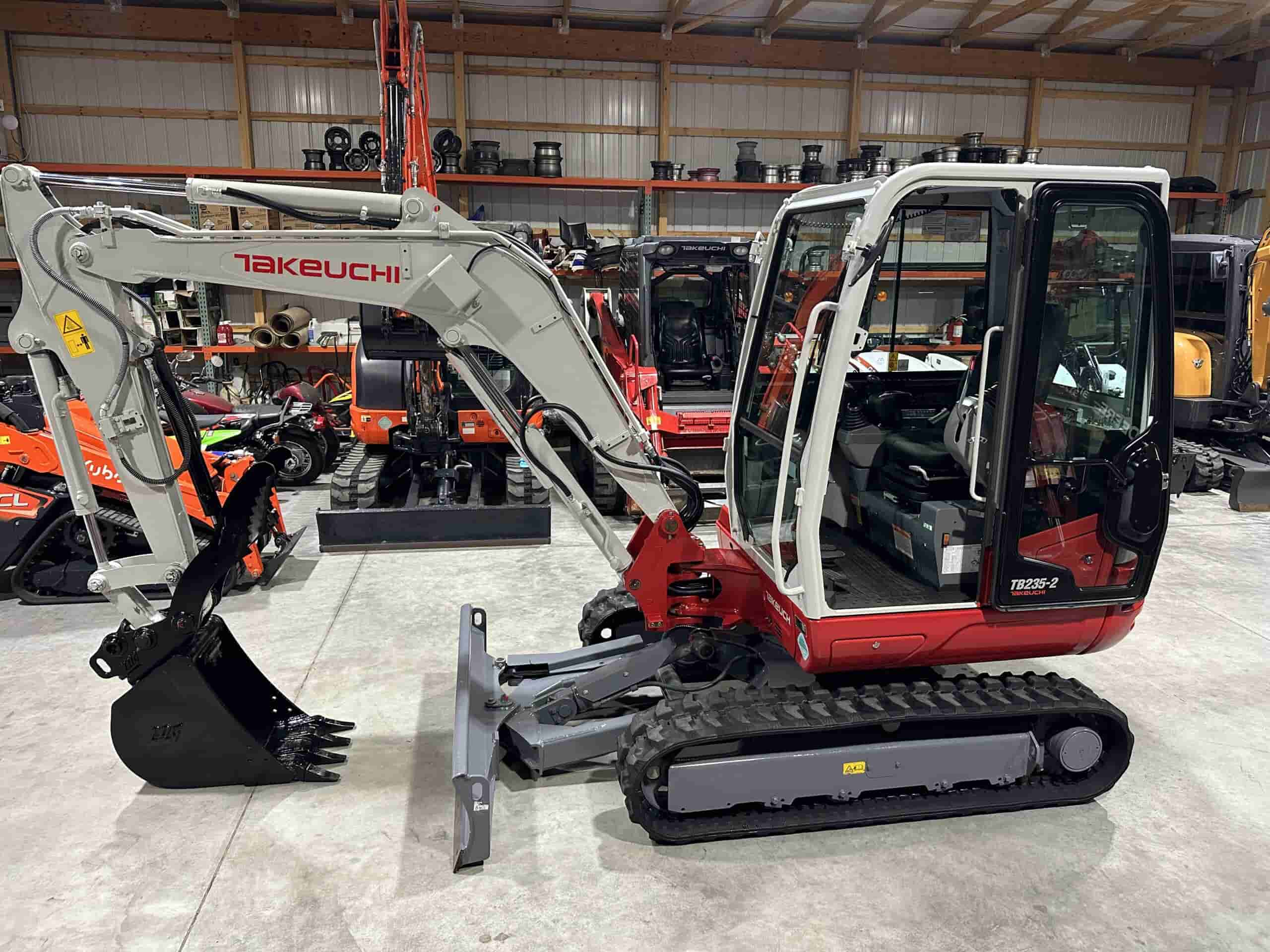 2020 Takeuchi TB235-2
